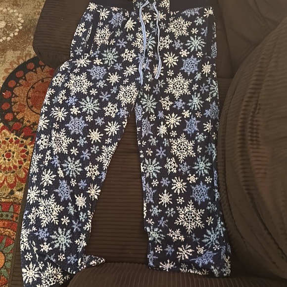 Nautica Snow Flake Pajama Set - Picture 7 of 10